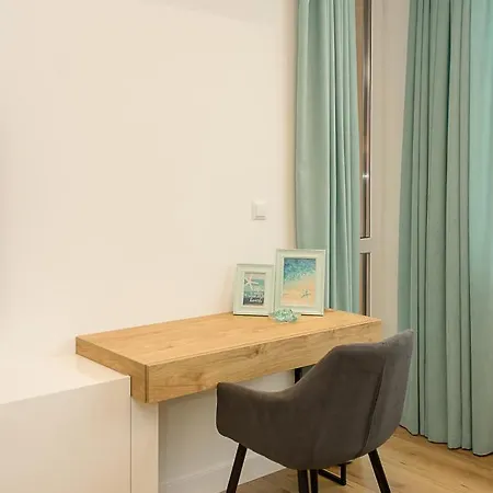 Modern Seaside Retreat 1bd By Flat Mаnager Apartment