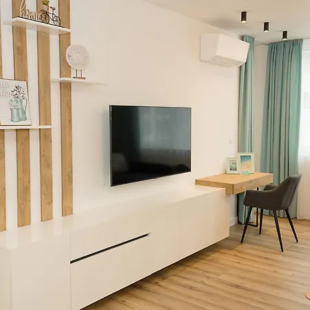 דירה Modern Seaside Retreat 1bd By Flat Mаnager וארנה