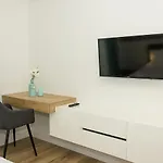 Modern Seaside Retreat 1bd By Flat Mаnager Apartament