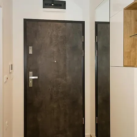 Modern Seaside Retreat 1bd By Flat Mаnager Apartament *